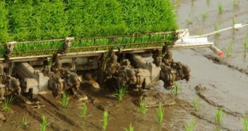 John Deere: autonomous tractor for the high-tech farm (picture: adobe stock - kelly marken)